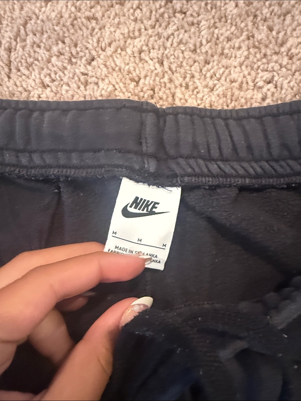 Nike sweatpants - Picture 2 of 4